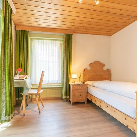 Hotel Alpina زيرنيز المظهر الخارجي الصورة