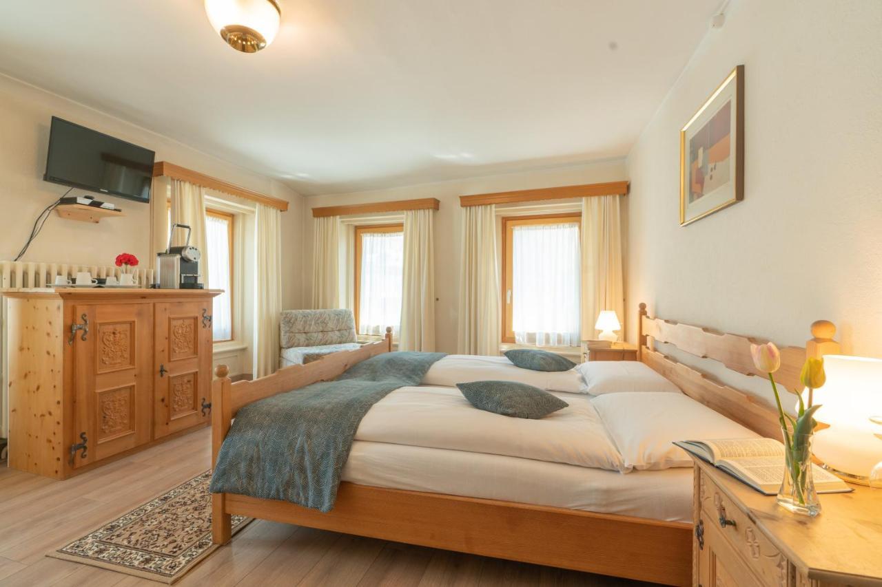 Hotel Alpina زيرنيز المظهر الخارجي الصورة