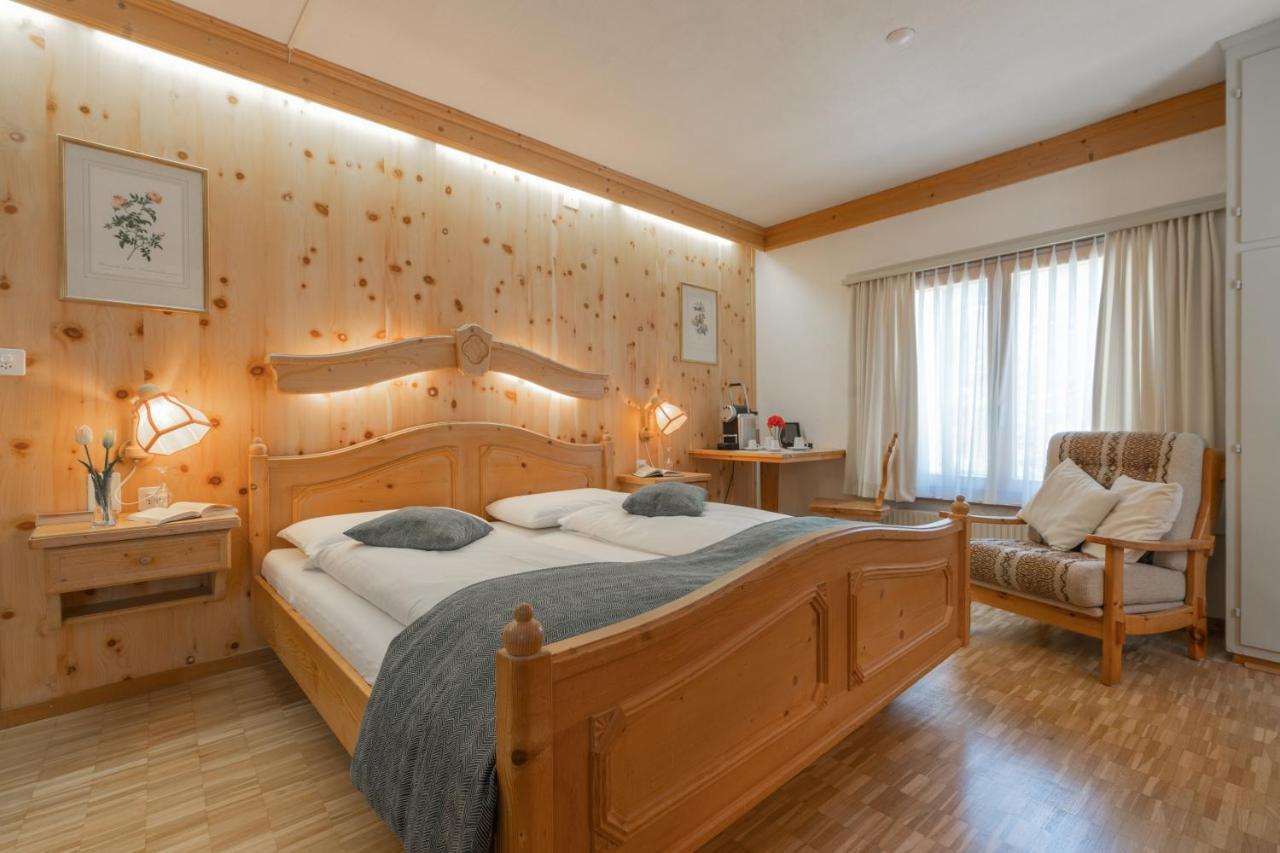 Hotel Alpina زيرنيز المظهر الخارجي الصورة