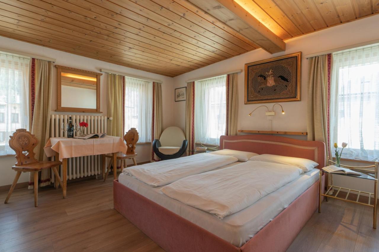 Hotel Alpina زيرنيز المظهر الخارجي الصورة