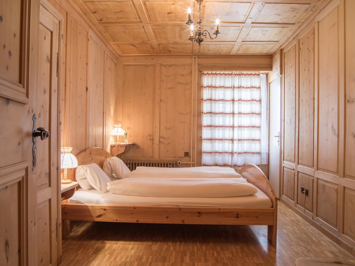 Hotel Alpina زيرنيز المظهر الخارجي الصورة