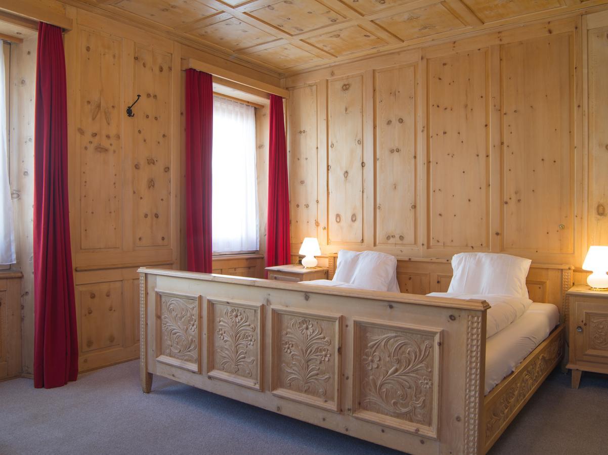 Hotel Alpina زيرنيز المظهر الخارجي الصورة